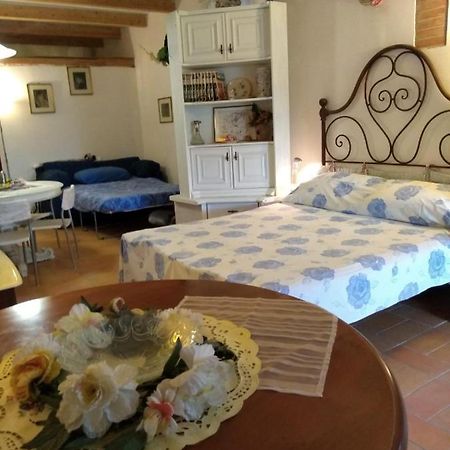 Abruzzocasacampagna Collecorvino - Monolocale Con Mini-Cucina, Giardino E Parcheggio Villa Екстериор снимка